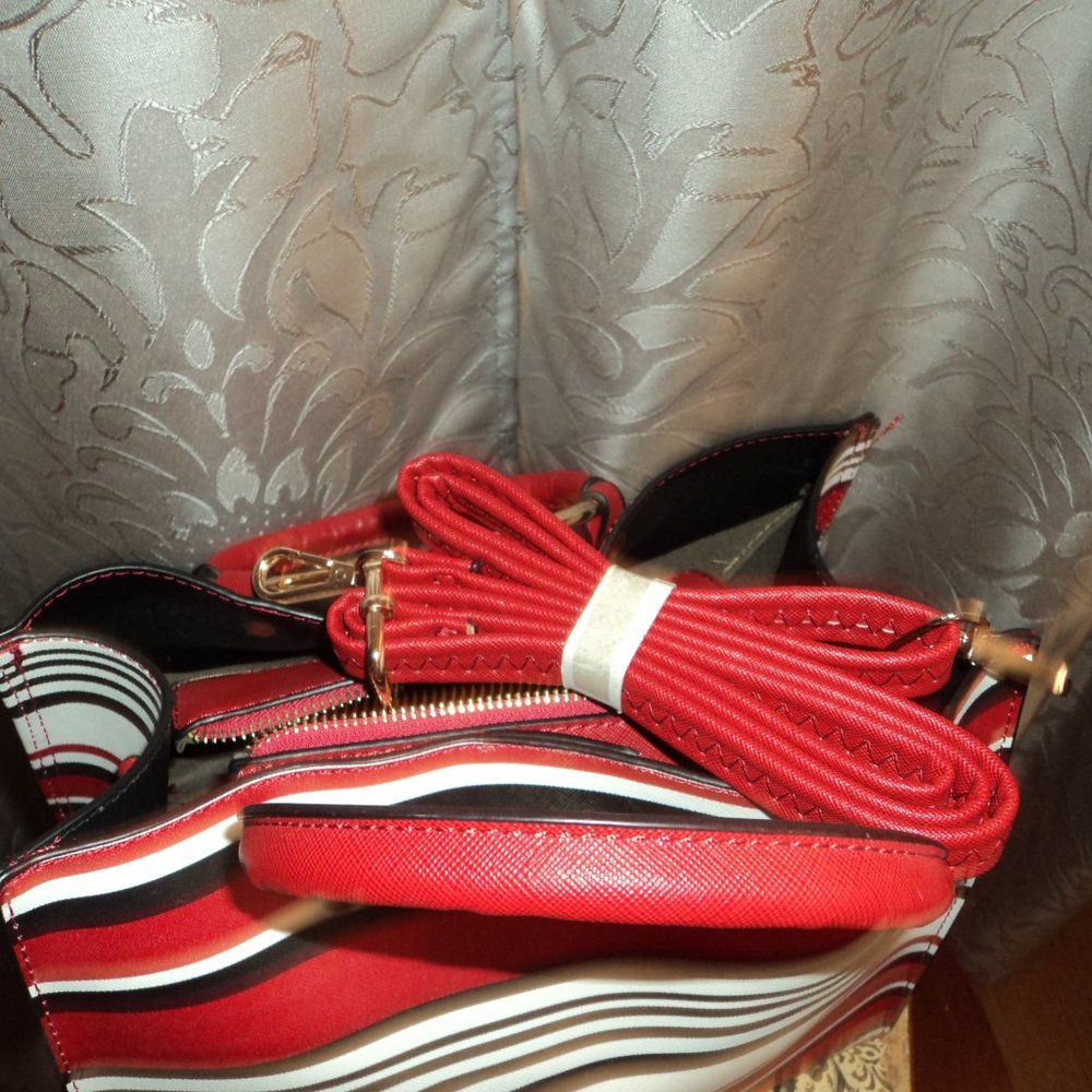 NWOT Statement Purse/Satchel - Picture 10 of 10